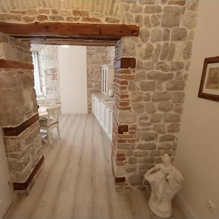 Antique - Center
