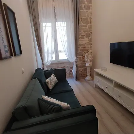 Antique - Center Apartamento Zadar