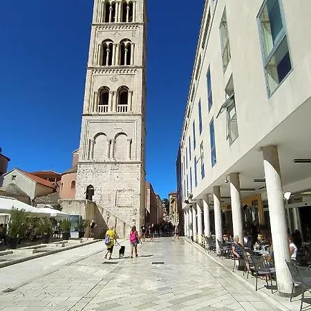 Antique - Center Διαμέρισμα Ζαντάρ