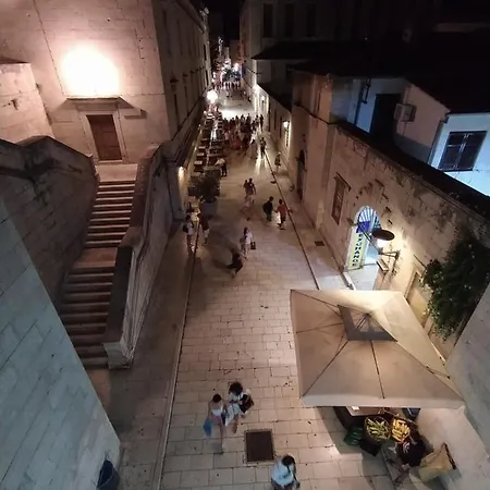 Antique - Center Ζαντάρ